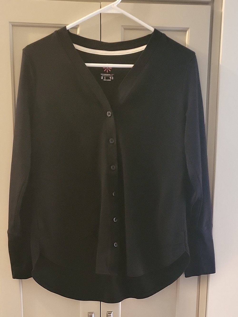 Isaac Mizrahi Essentials Black V-Neck Button-Front Cardigan